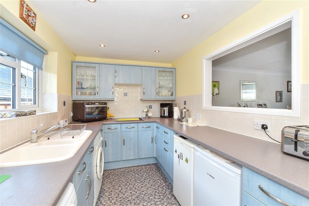 Property photo 1 of 9 Kitchen