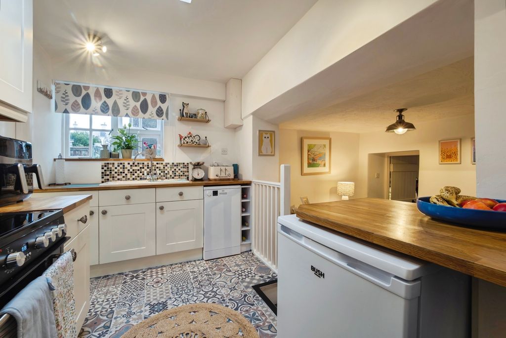 Property photo 3 of 17 Photo