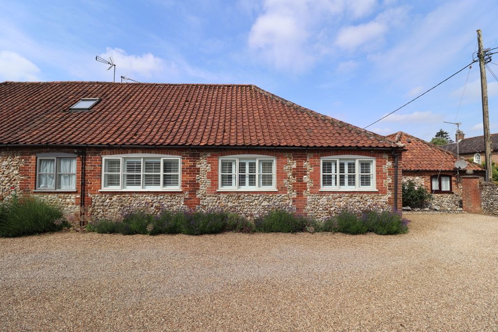 Property photo 2 of 19 5242814