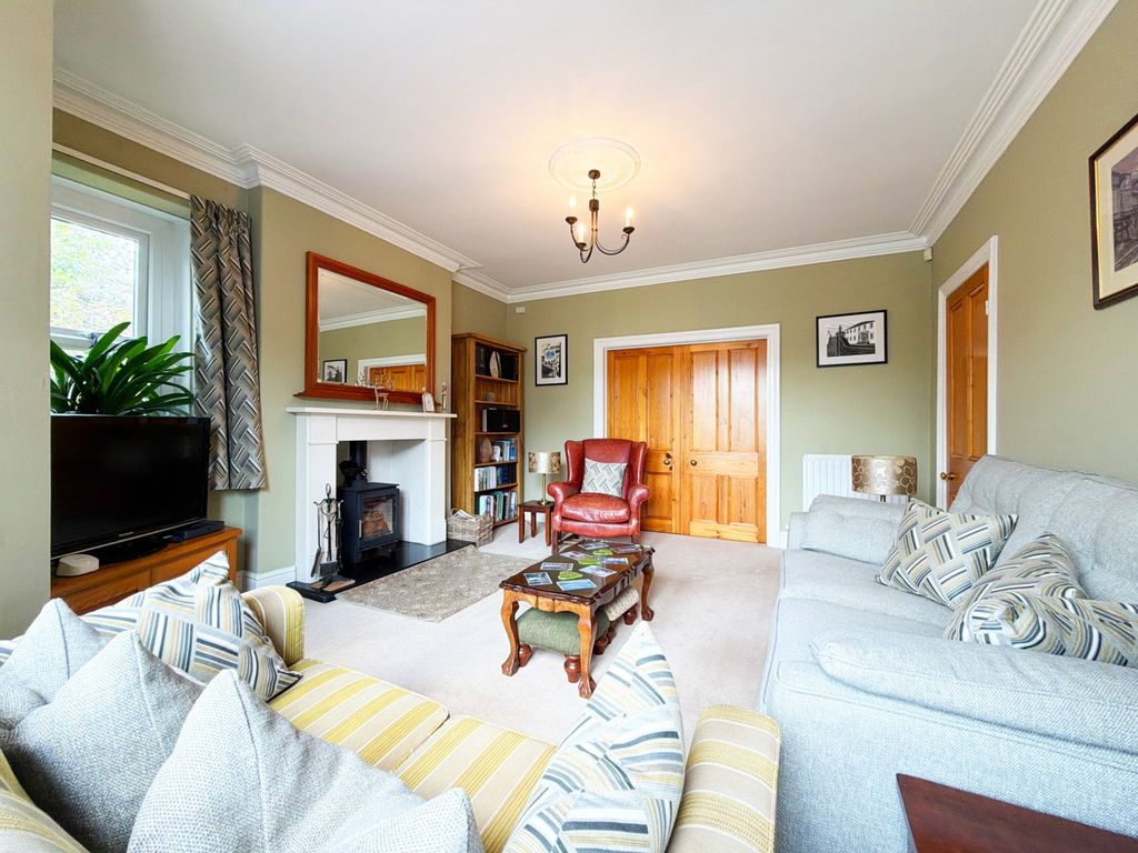 Property photo 3 of 23