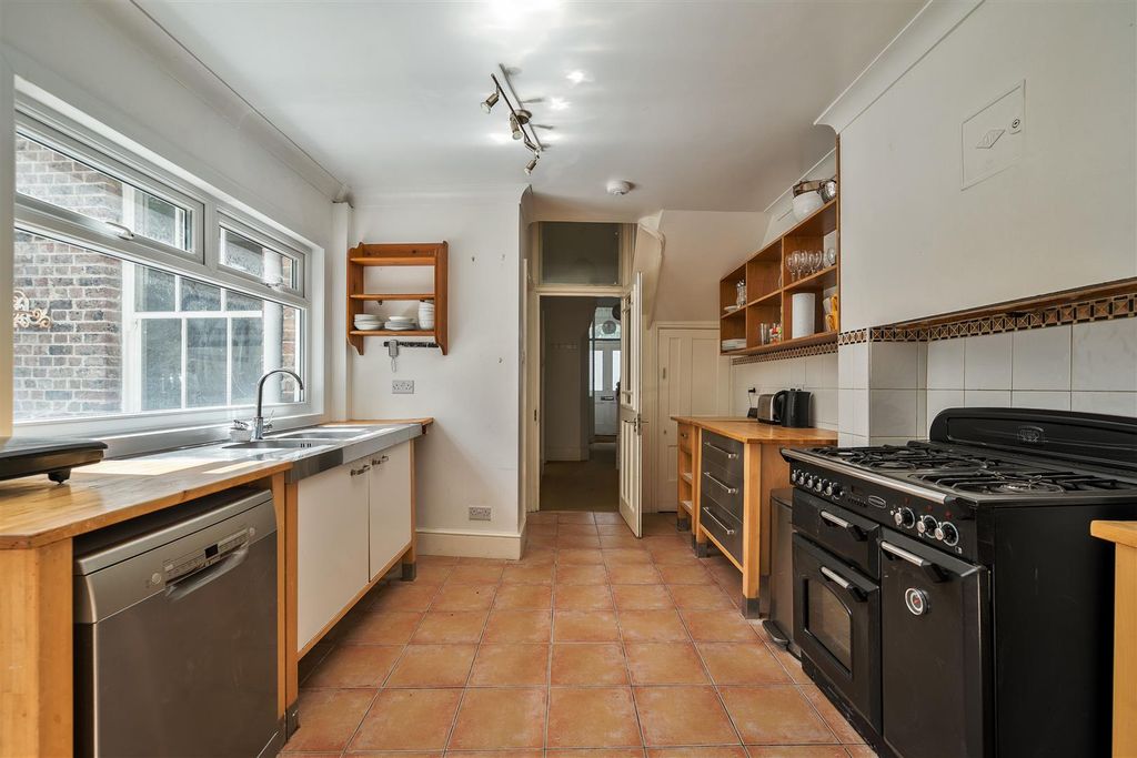 Property photo 2 of 22 Kitchen