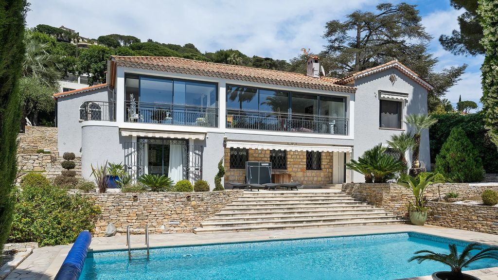 Property photo 1 of 11