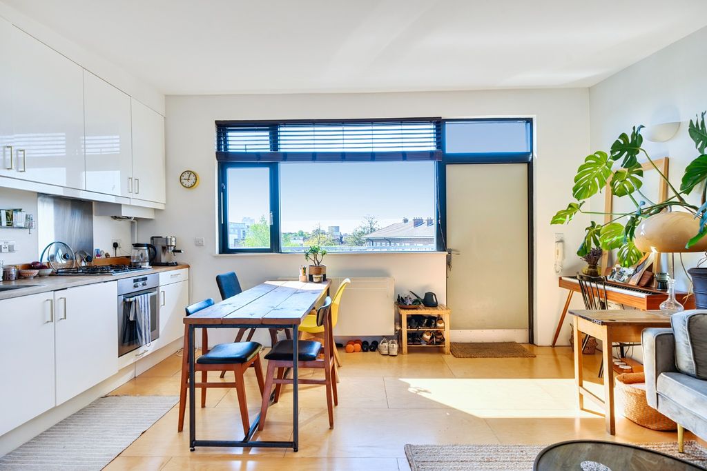 Property photo 2 of 18 5099604