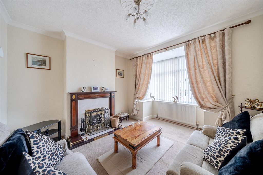 Property photo 2 of 25