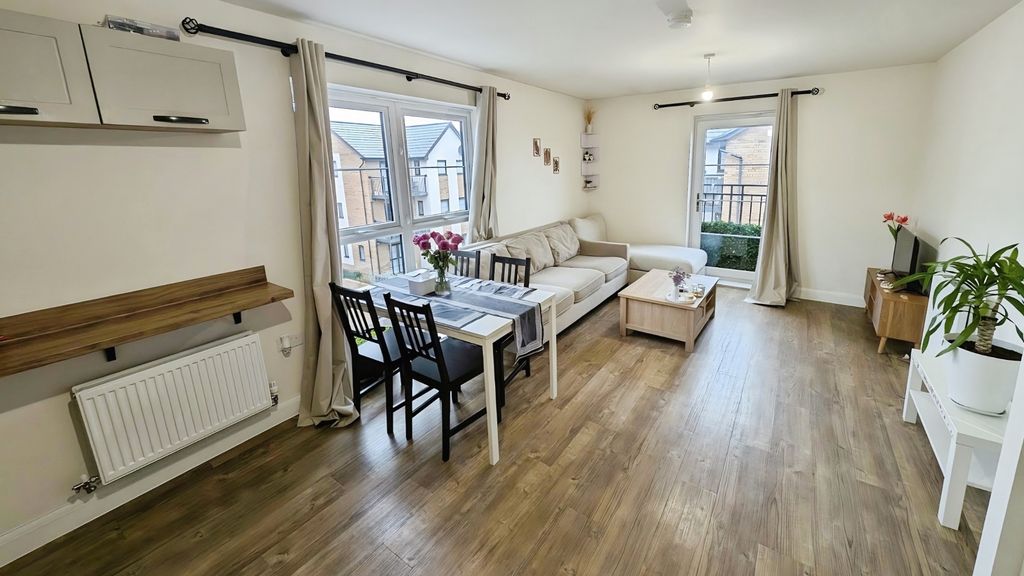 Property photo 3 of 10 Pbox-Img.Jpg