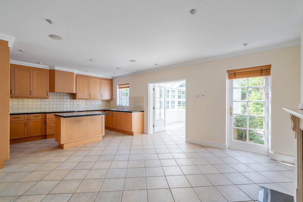 Property photo 3 of 19 1312405-5-6852c54...