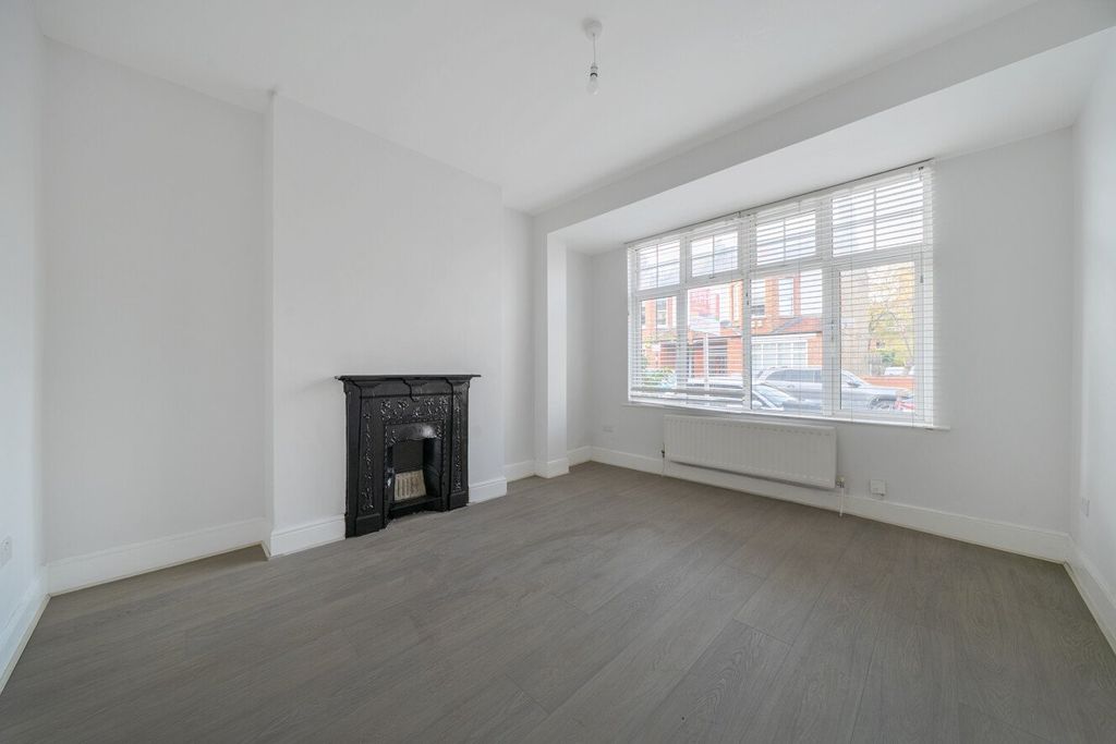 Property photo 2 of 13 Picture No. 33