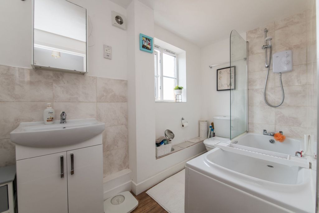 Additional image 6 of 2 bed flat for saleOmaha Drive, Exeter EX2