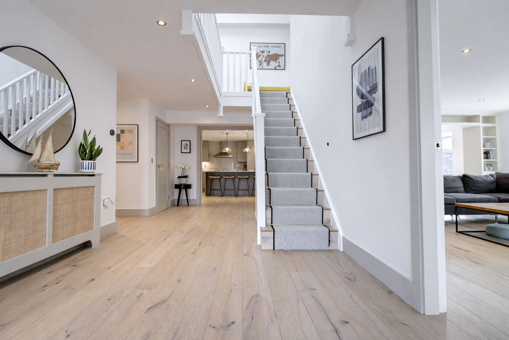 Property photo 2 of 32