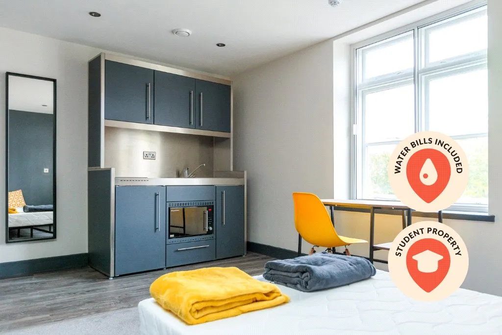 Apartment in Bristol, City Centre - View 3