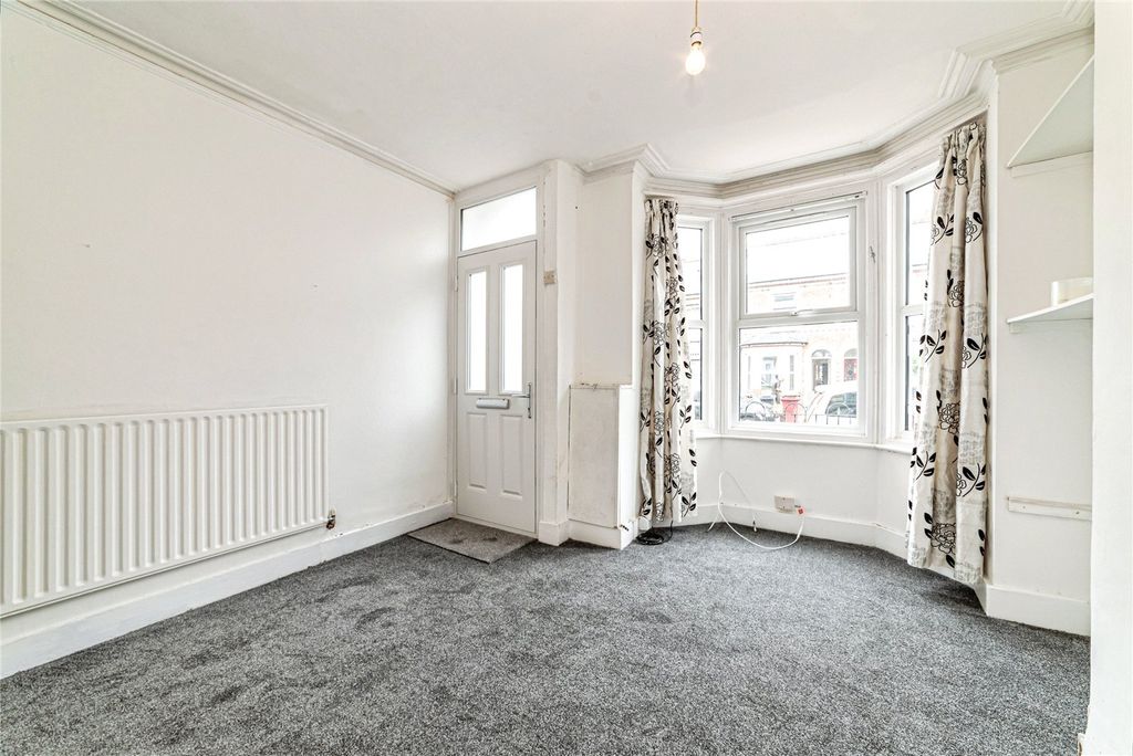 Property photo 2 of 11 Picture No. 16