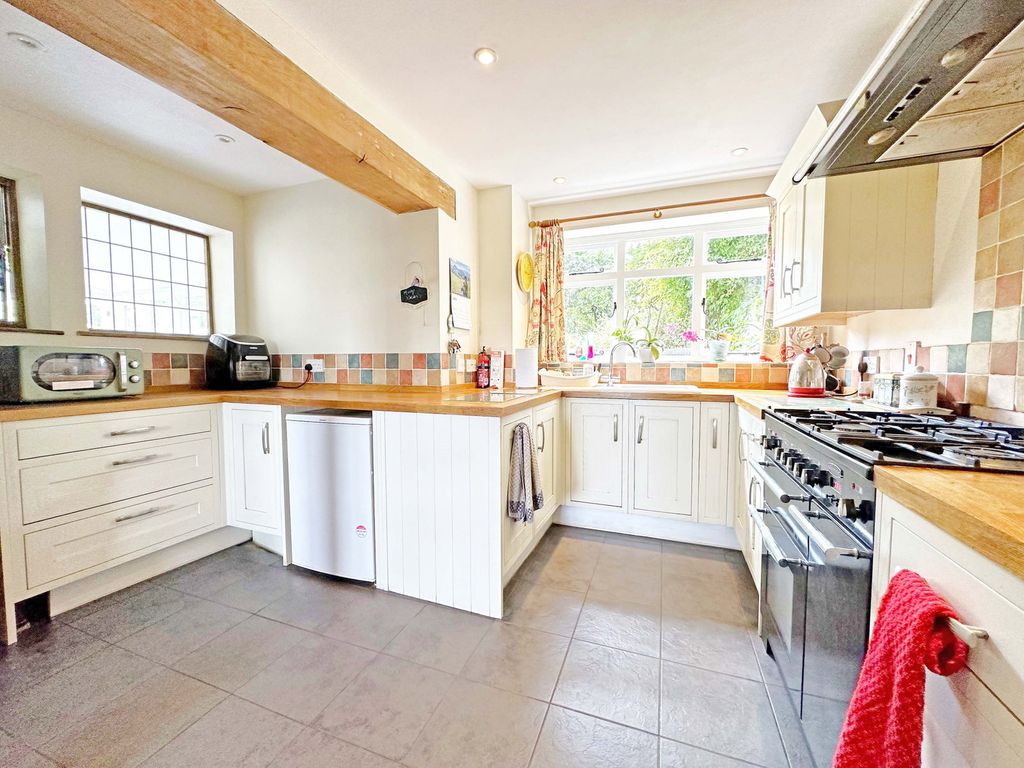 Property photo 2 of 39
