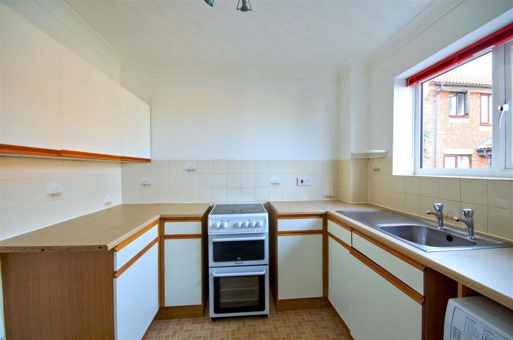 Property photo 2 of 9
