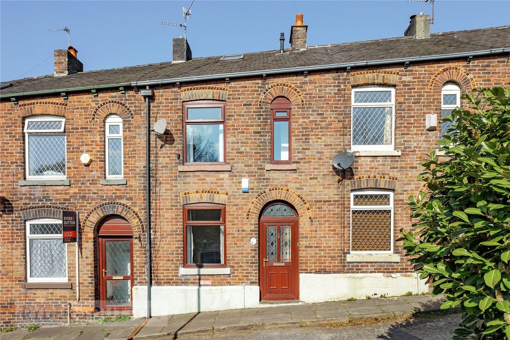 Property photo 1 of 18 Front