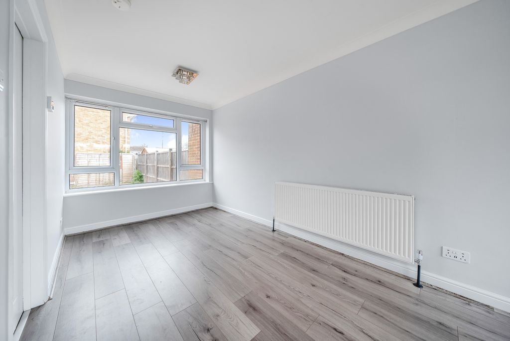 Additional image 7 of 2 bed terraced house to rentRadcot Close, Maidenhead SL6