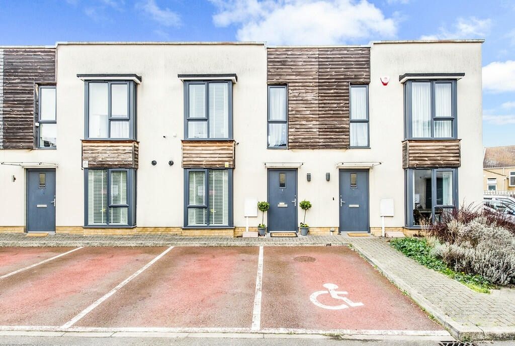 Property photo 1 of 14 External