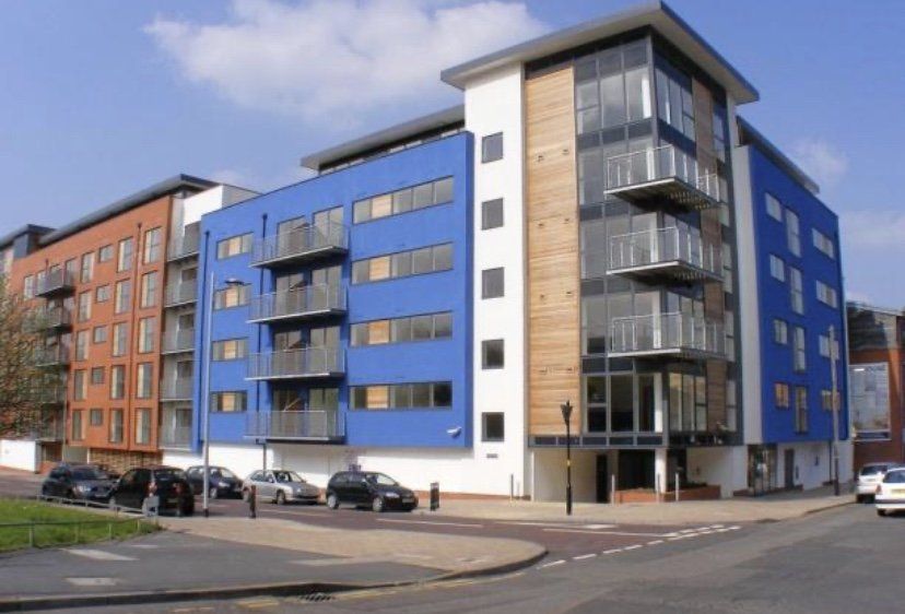 Property photo 1 of 4 Modern Studio Apartment In Quiet City Centre Location