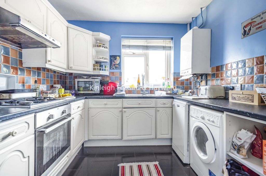 Property photo 2 of 6 313B9744-3408-43Cb-8