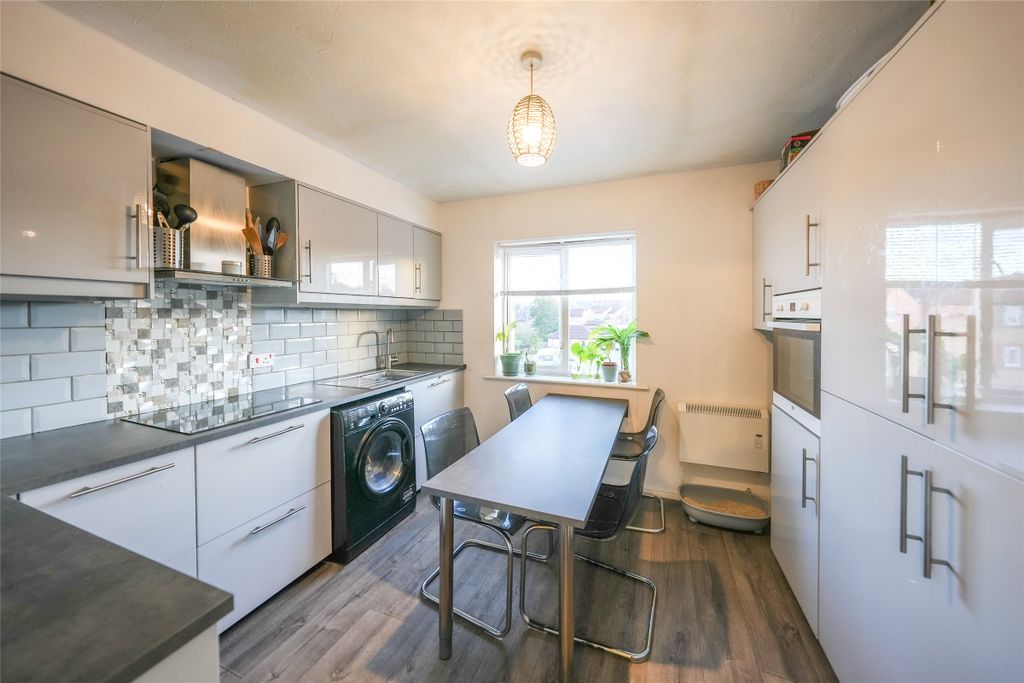 Property photo 3 of 11 Breakfasting Kitchen