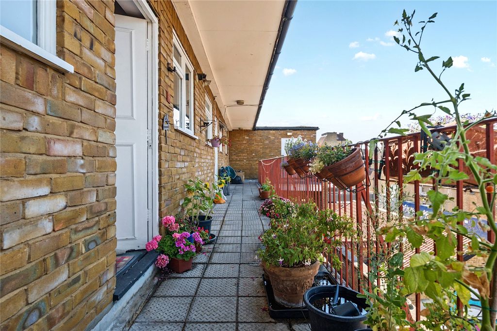 Property photo 3 of 16 Picture No. 15