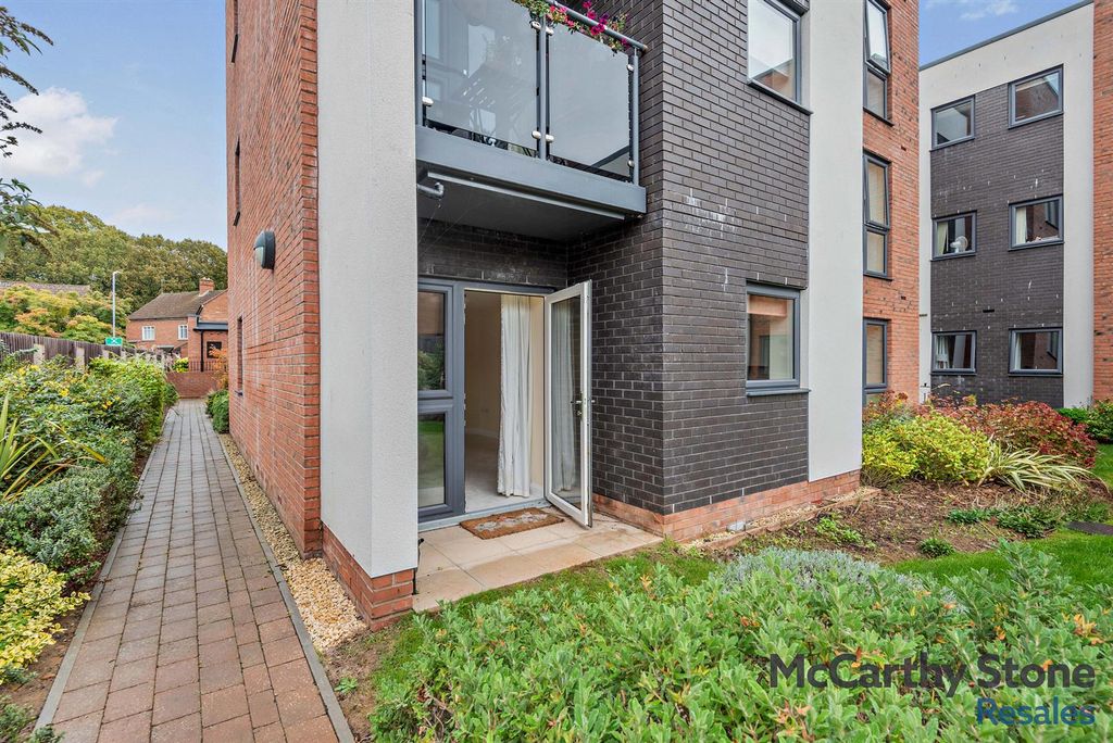 Property photo 2 of 20 8665700-Exterior01-800.Jpg