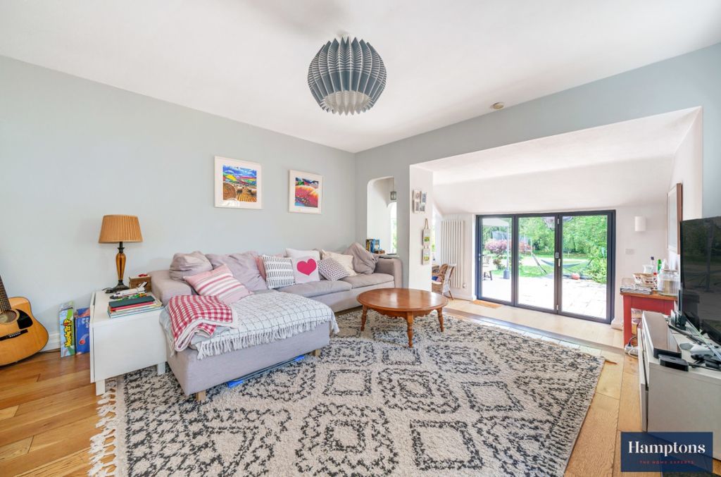 Property photo 3 of 13 West Hill Avenue
