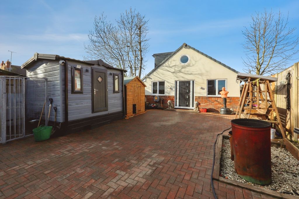 Property photo 1 of 19 Pbox-Img.Jpg