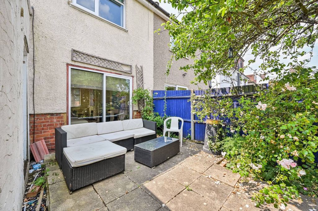 Property photo 3 of 19