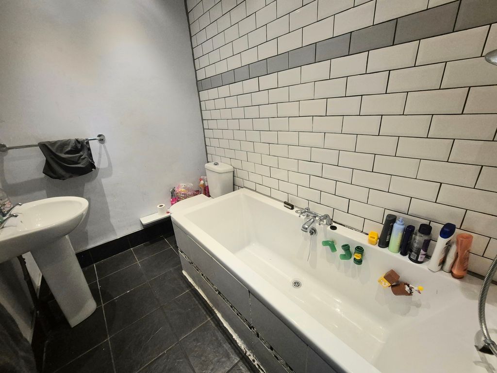 Property photo 2 of 6 Image