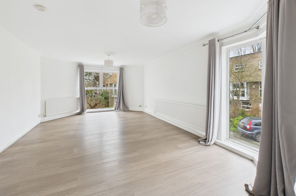 Property photo 3 of 19 Cam02545G0-Pr0551-Still008