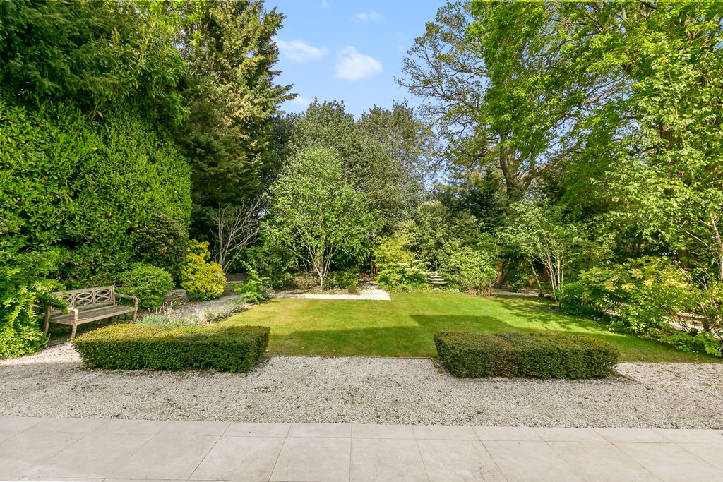 Property photo 2 of 24