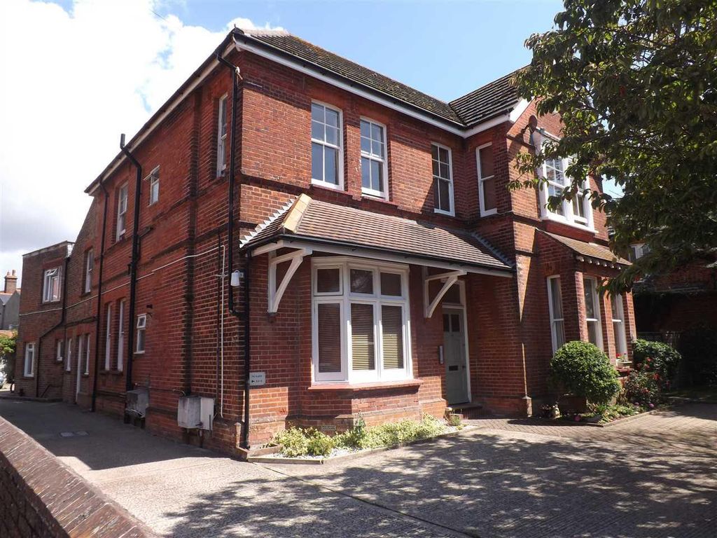 Property photo 1 of 3