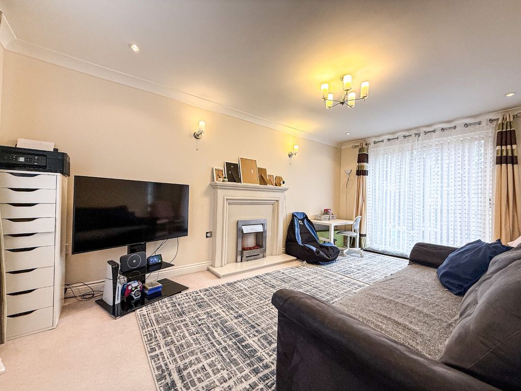 Property photo 3 of 15 4792505