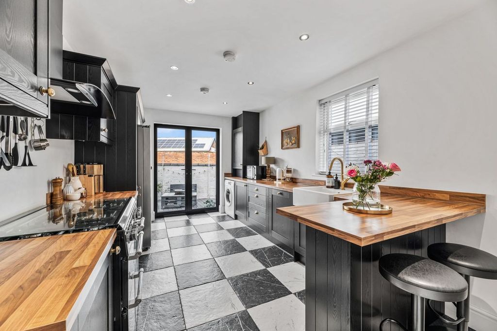 Property photo 3 of 16 Kitchen