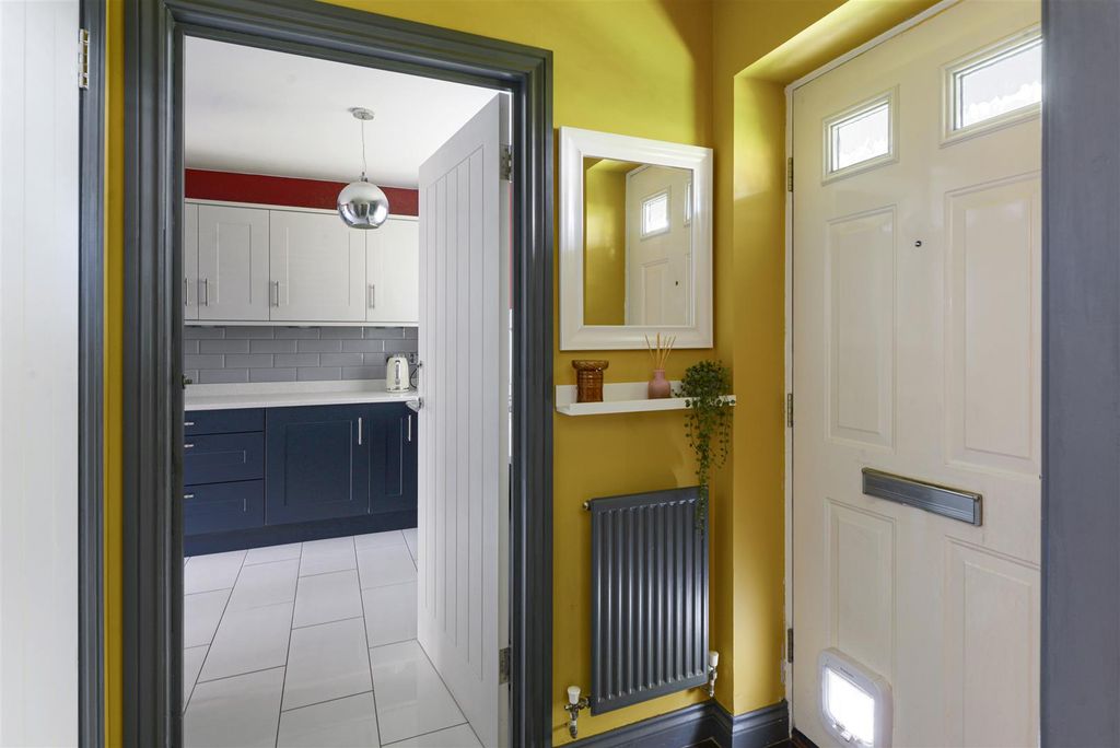 Property photo 2 of 21 8Laxton02.Jpg