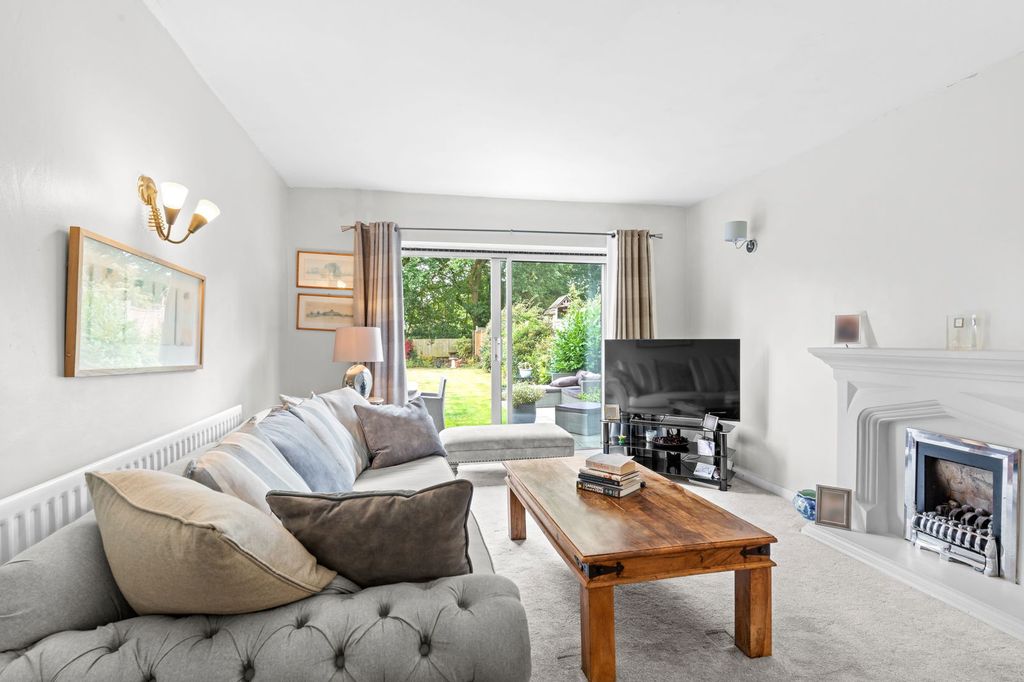 Property photo 2 of 31
