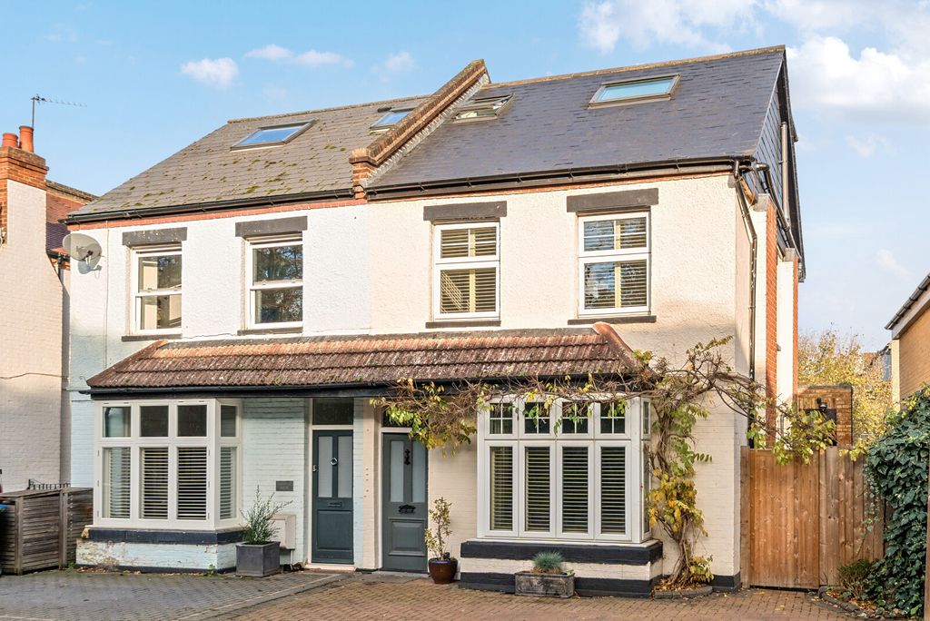 Property photo 1 of 18 1376894-1-6925A0c...