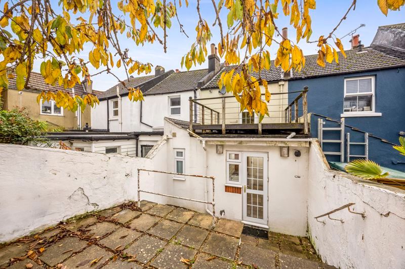 Property photo 3 of 17 Photo 1