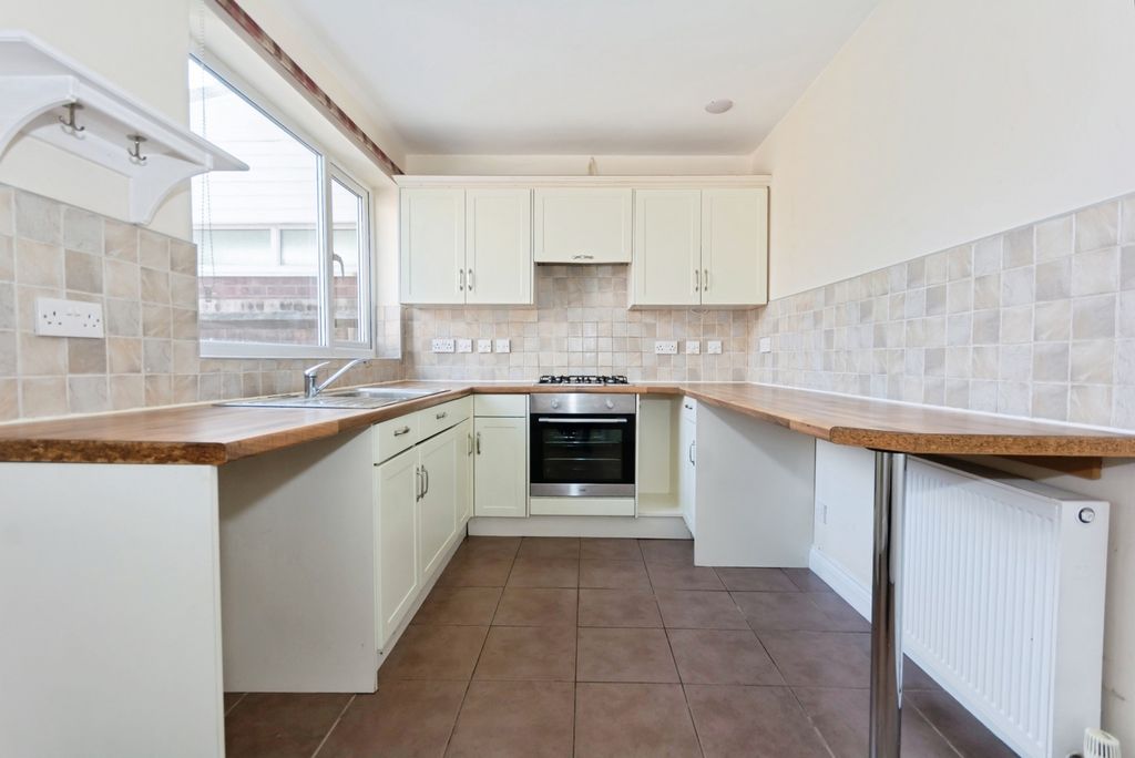 Property photo 2 of 17 Photo