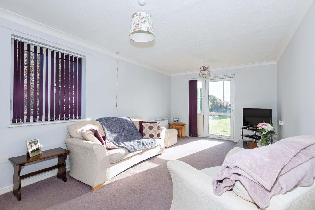 Property photo 3 of 23 Beachville Court_10.Jpg