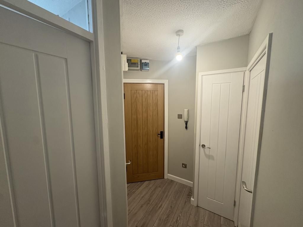 Property photo 2 of 5 Entrance Hall