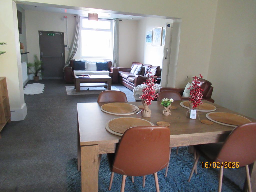 Property photo 3 of 5 Internal