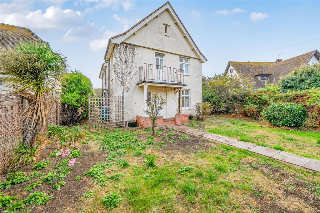 Property photo 1 of 21 For Sale By Aspire Residential | Seaview Avenue