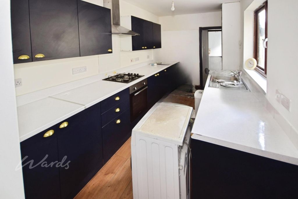 Property photo 2 of 9 Skinner Kitchen