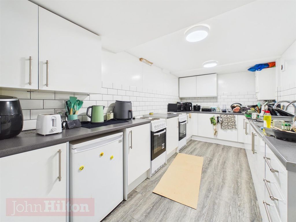 Property photo 2 of 20 Cam02534G0-Pr0655-Still014.Jpg