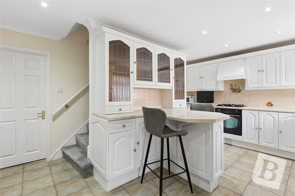 Property photo 2 of 16 Kitchen