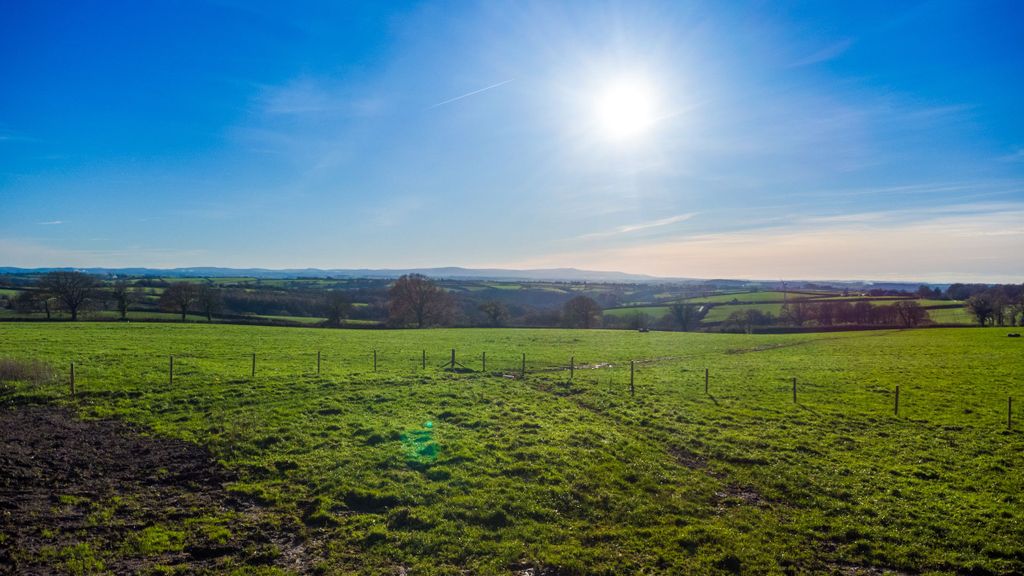 Property photo 2 of 7