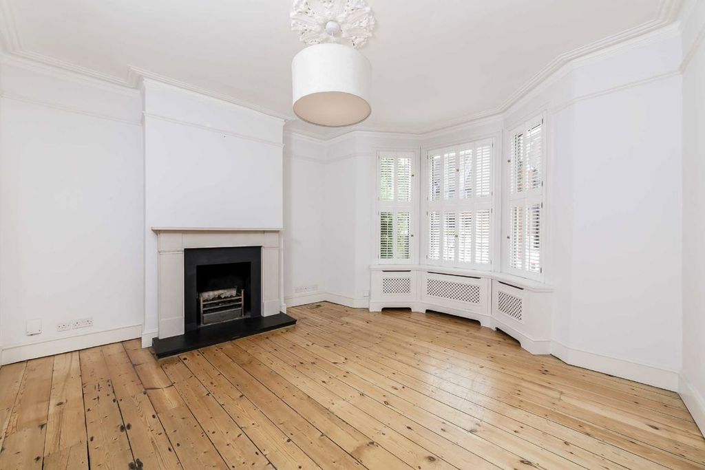 Property photo 2 of 9