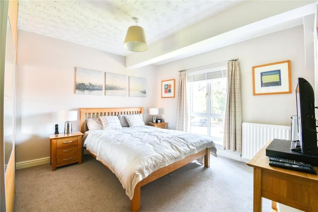 Property photo 1 of 2