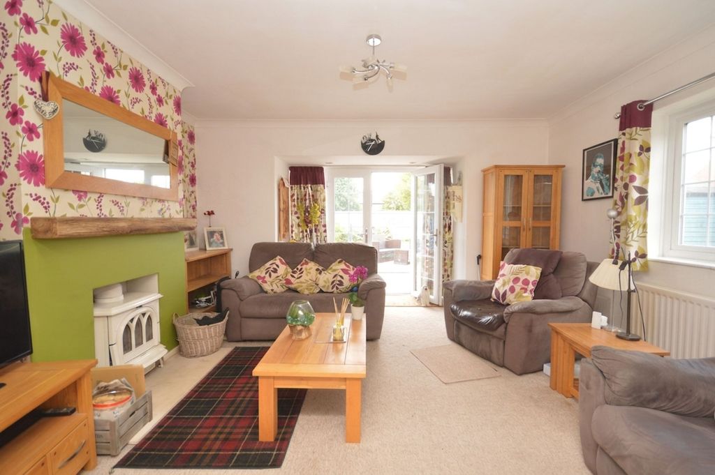 Property photo 2 of 26